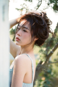 美女一脱到底